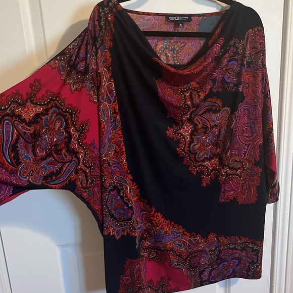 Plus size tunic top - Picture 2 of 6